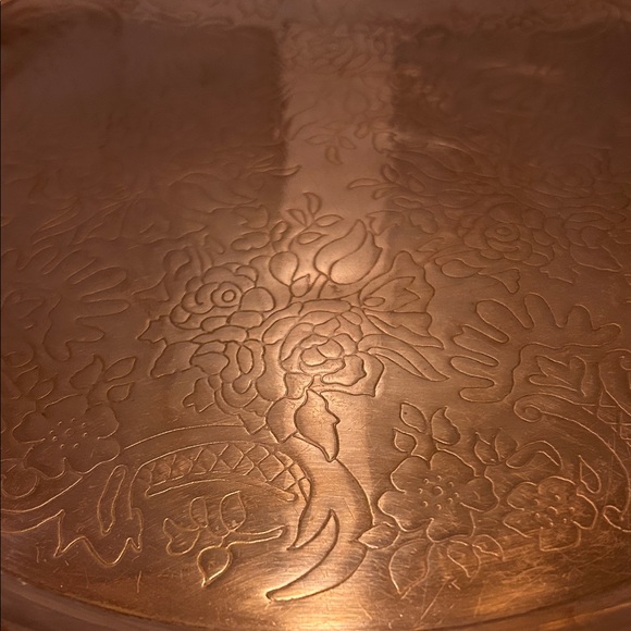 Vgt round etched copper serving tray. - Picture 2 of 5